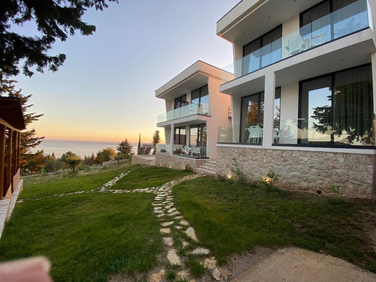 Summer Wine Boutique Hotel Dhërmi Dış mekan fotoğraf