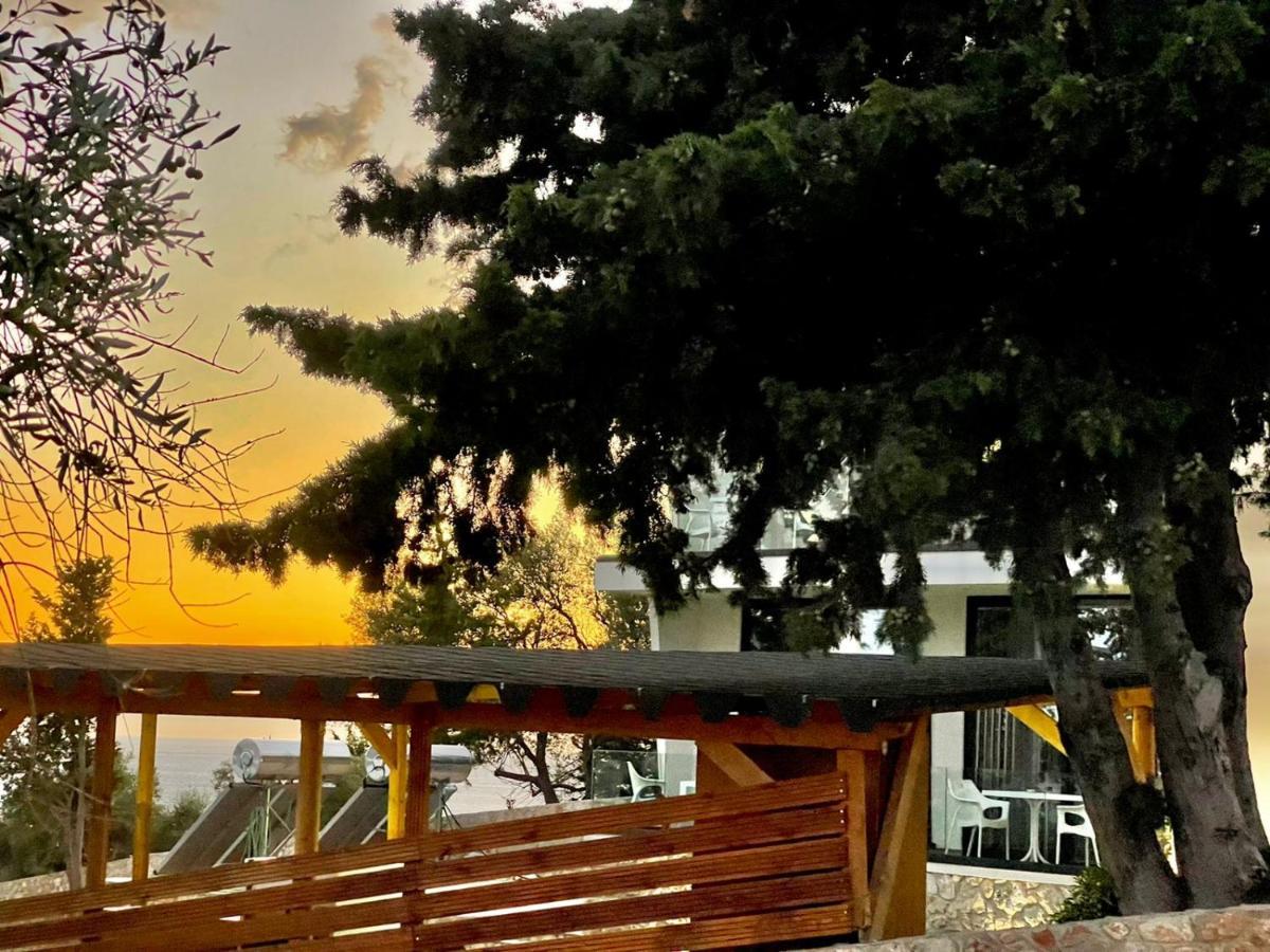 Summer Wine Boutique Hotel Dhërmi Dış mekan fotoğraf