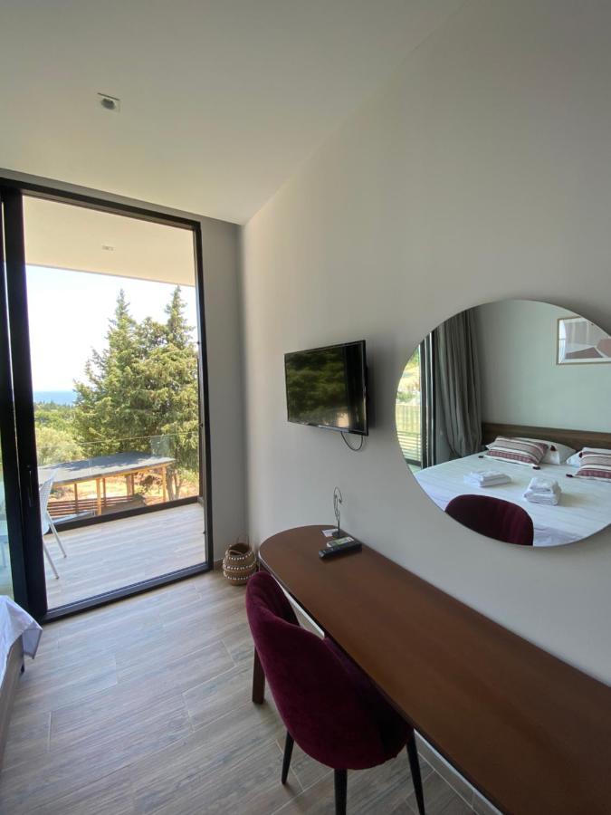 Summer Wine Boutique Hotel Dhërmi Dış mekan fotoğraf