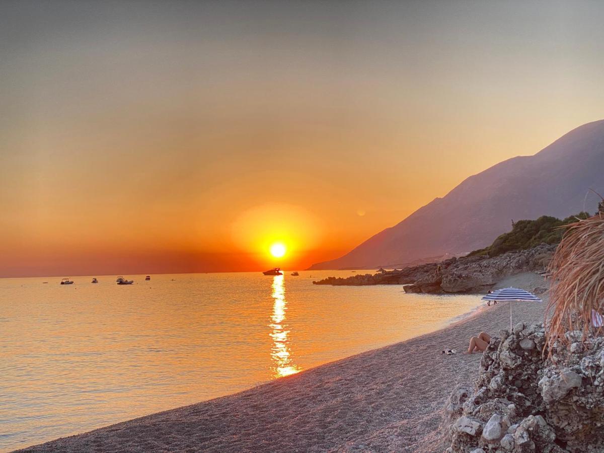 Summer Wine Boutique Hotel Dhërmi Dış mekan fotoğraf