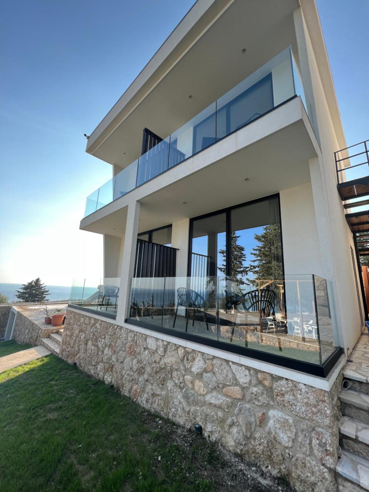Summer Wine Boutique Hotel Dhërmi Dış mekan fotoğraf