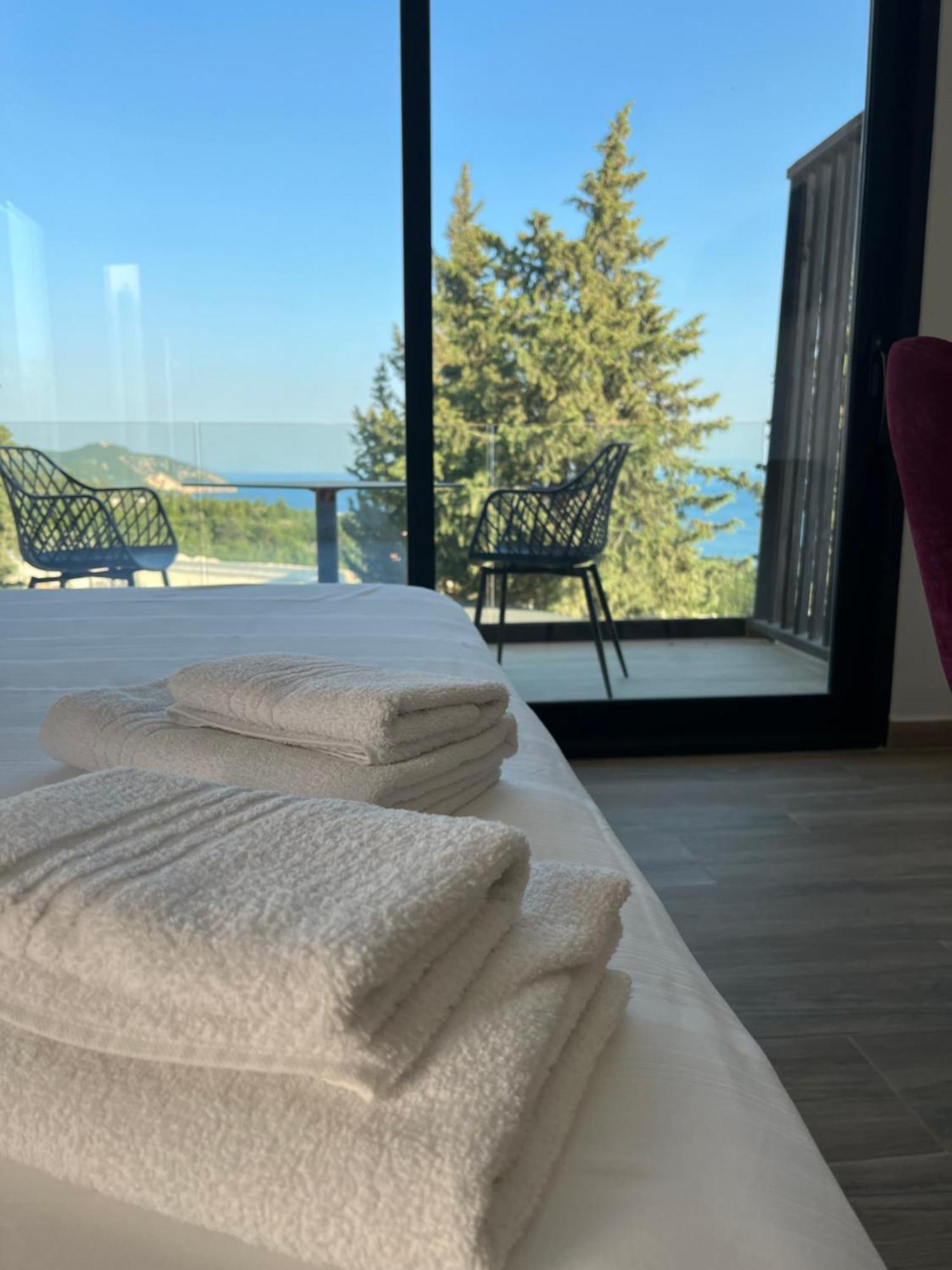 Summer Wine Boutique Hotel Dhërmi Dış mekan fotoğraf