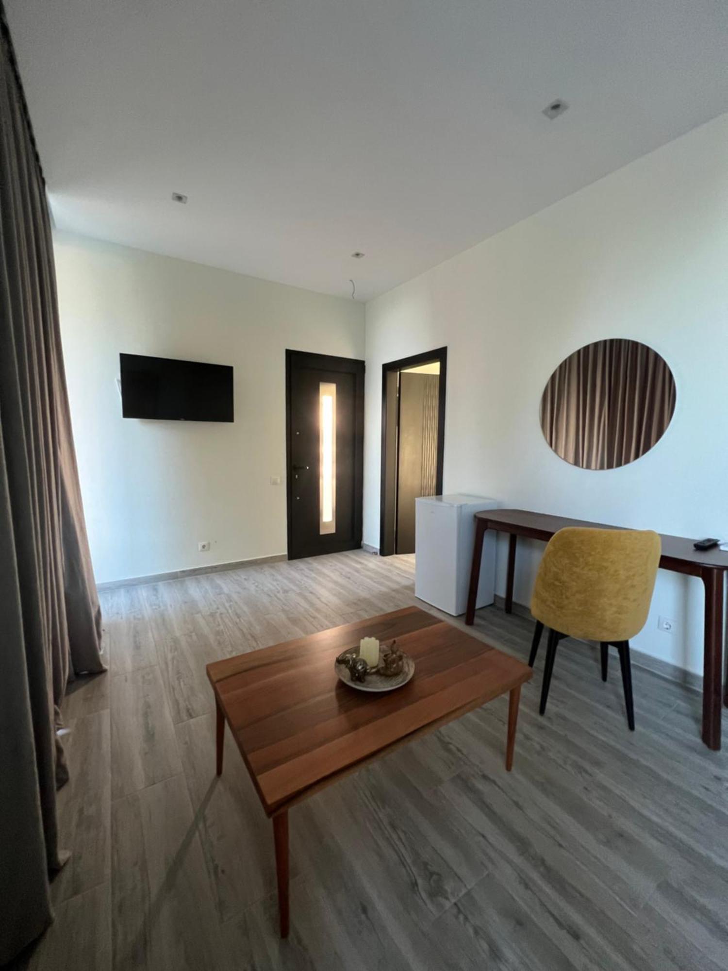 Summer Wine Boutique Hotel Dhërmi Dış mekan fotoğraf