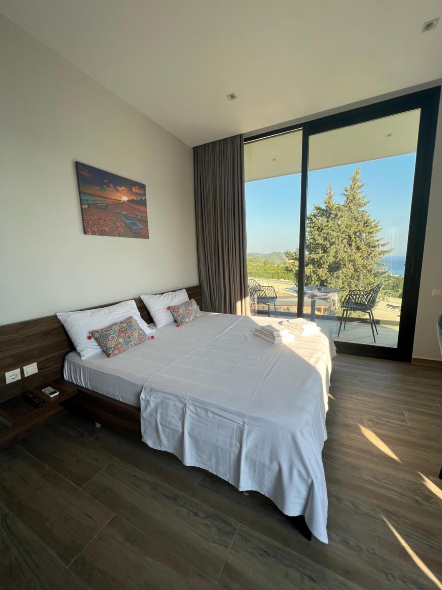 Summer Wine Boutique Hotel Dhërmi Dış mekan fotoğraf