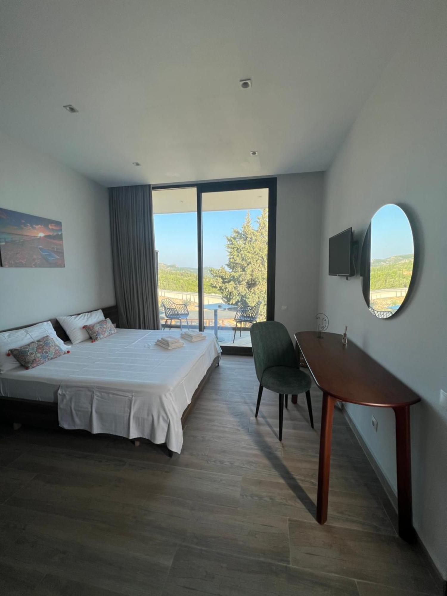 Summer Wine Boutique Hotel Dhërmi Dış mekan fotoğraf
