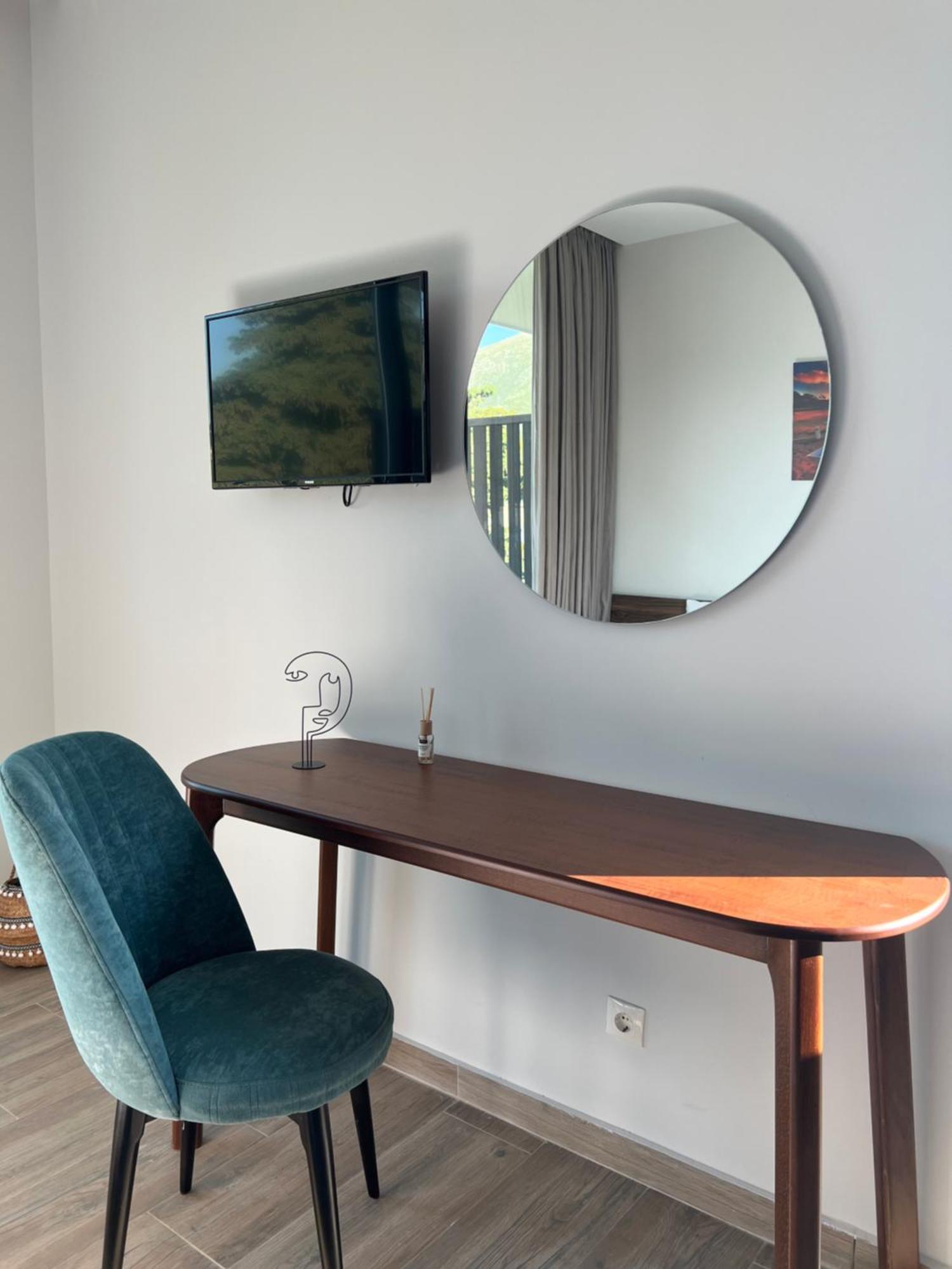 Summer Wine Boutique Hotel Dhërmi Dış mekan fotoğraf