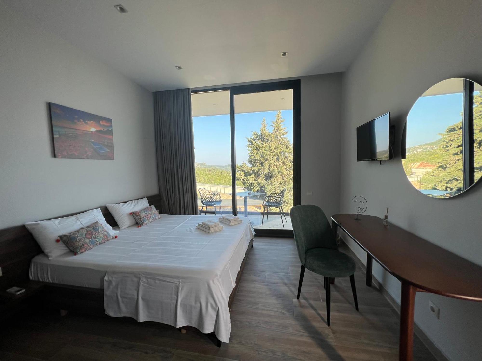 Summer Wine Boutique Hotel Dhërmi Dış mekan fotoğraf