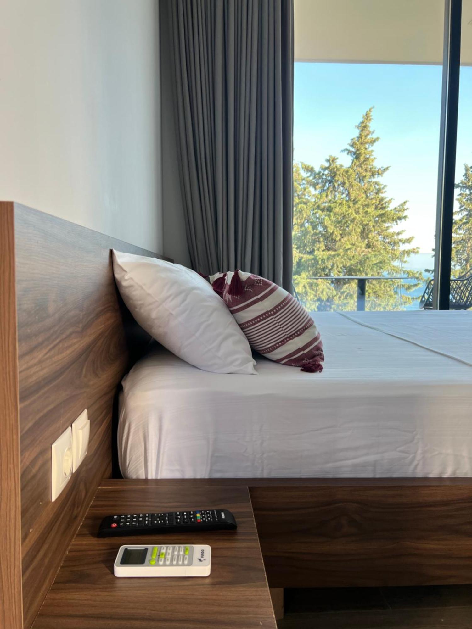 Summer Wine Boutique Hotel Dhërmi Dış mekan fotoğraf