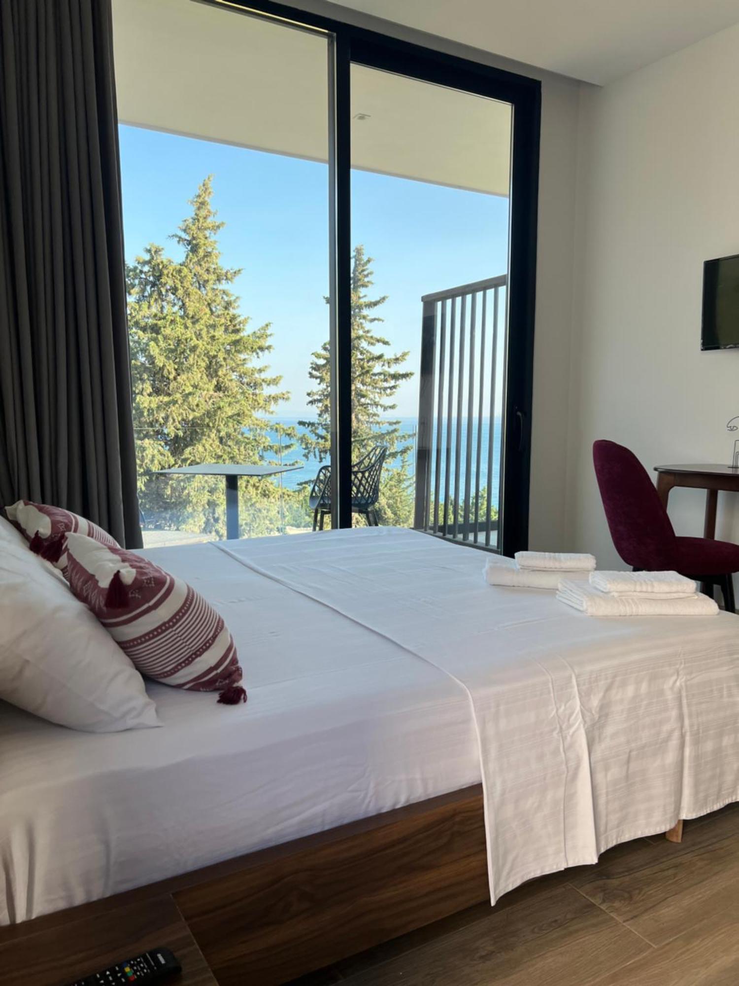 Summer Wine Boutique Hotel Dhërmi Dış mekan fotoğraf